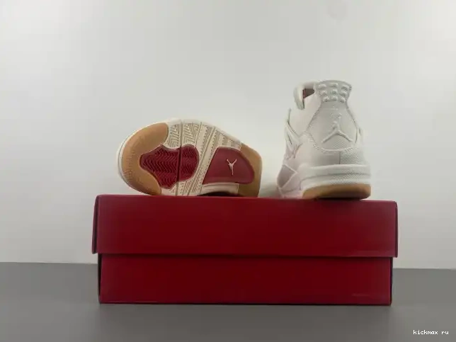 Cheap MAX 'White' Levi's AO2571-100 Air x 4 Jordan 0405